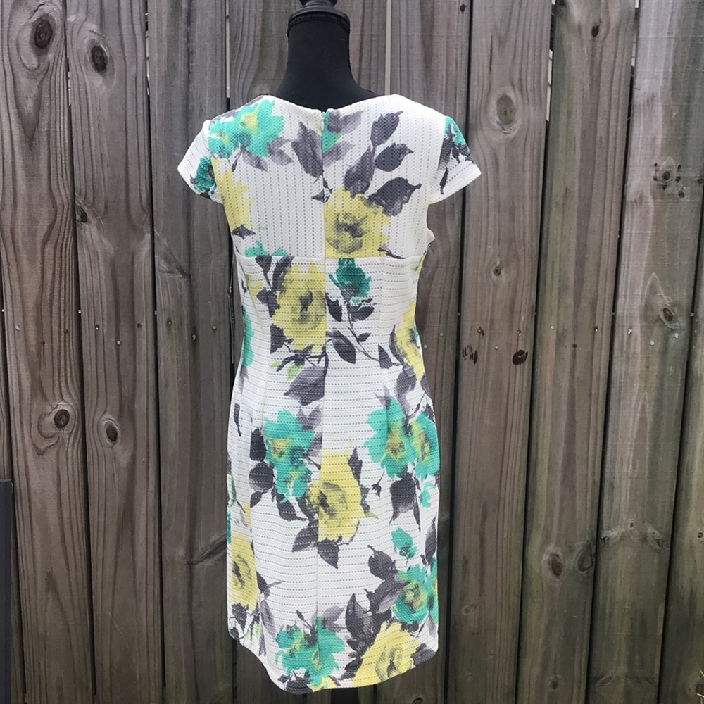 NWT - Madison Leigh White Floral Dress - Size 6 - Picture 2 of 7